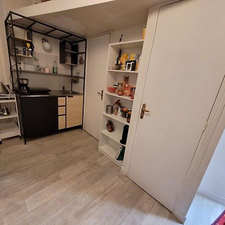 Cozy And Nice Homestay Room - Chambre D'Hote Paris Luaran gambar