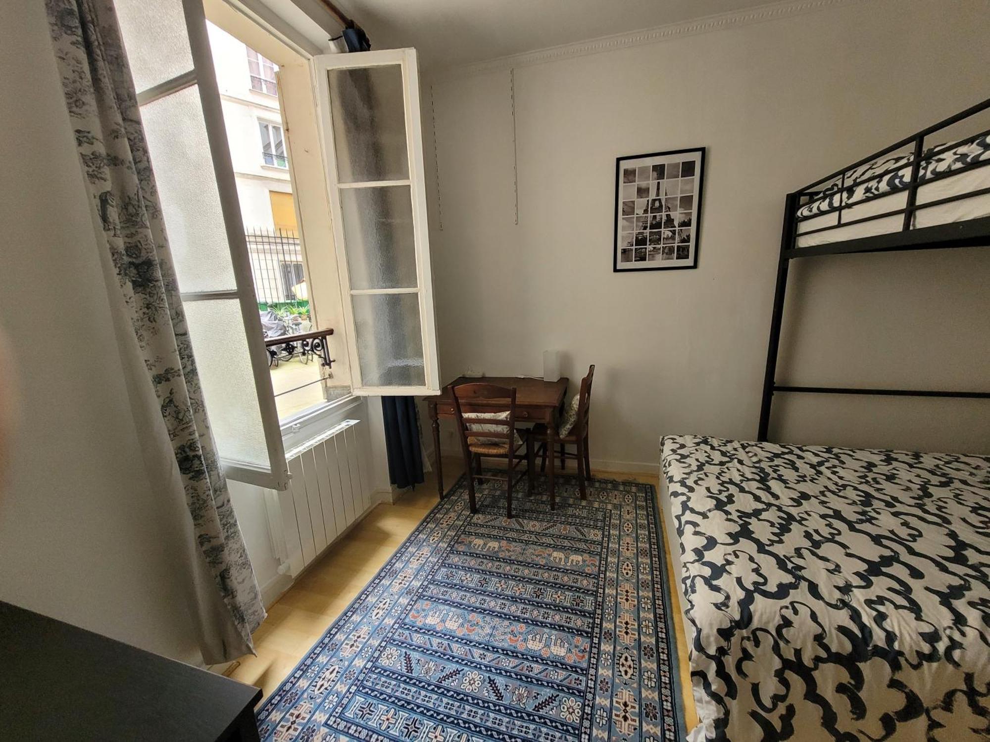 Cozy And Nice Homestay Room - Chambre D'Hote Paris Luaran gambar